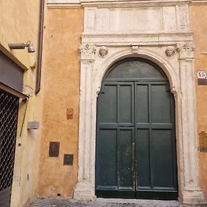 https://coronari-apartments-2.it-romehotels.com